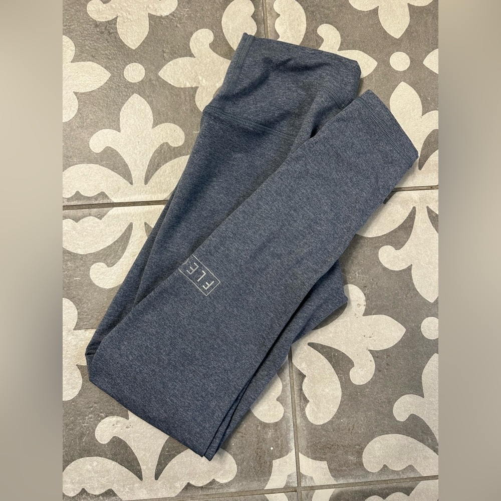 Light blue/gray heather el toro fleo leggings. Bounce fabric. 25”. Size small.